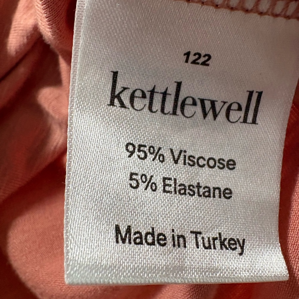 Kettlewell Rosewood V-neck, loose fit T, 3/4 sleeve. Size small - Picture 3 of 4